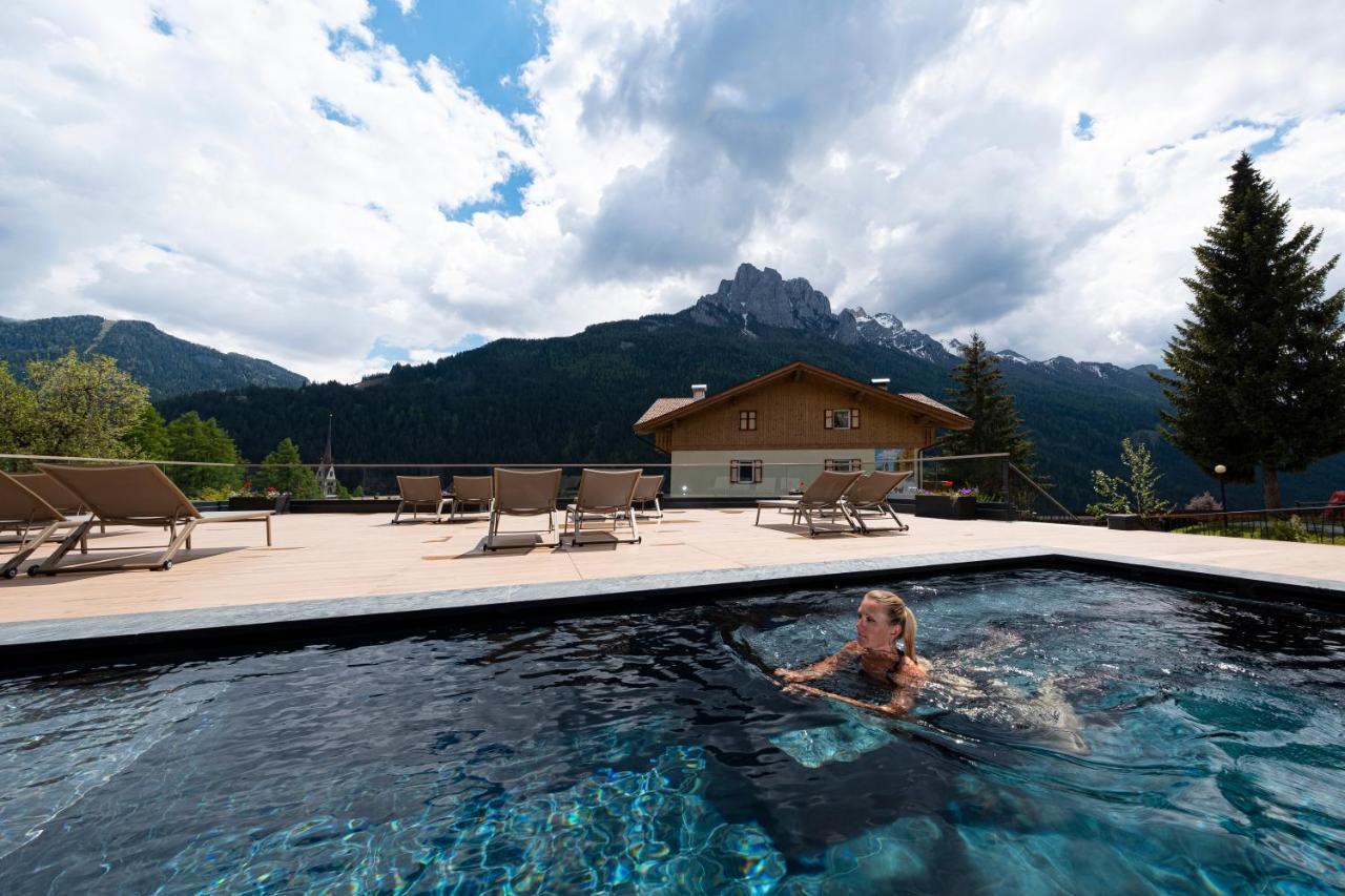 Ciampedie Luxury Alpine Spa Hotel วีโก ดี ฟาสซา ภายนอก รูปภาพ